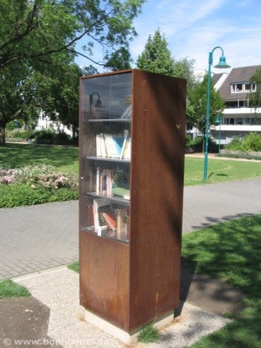Offener Bücherschrank - books outdoor - Bücher draussen
